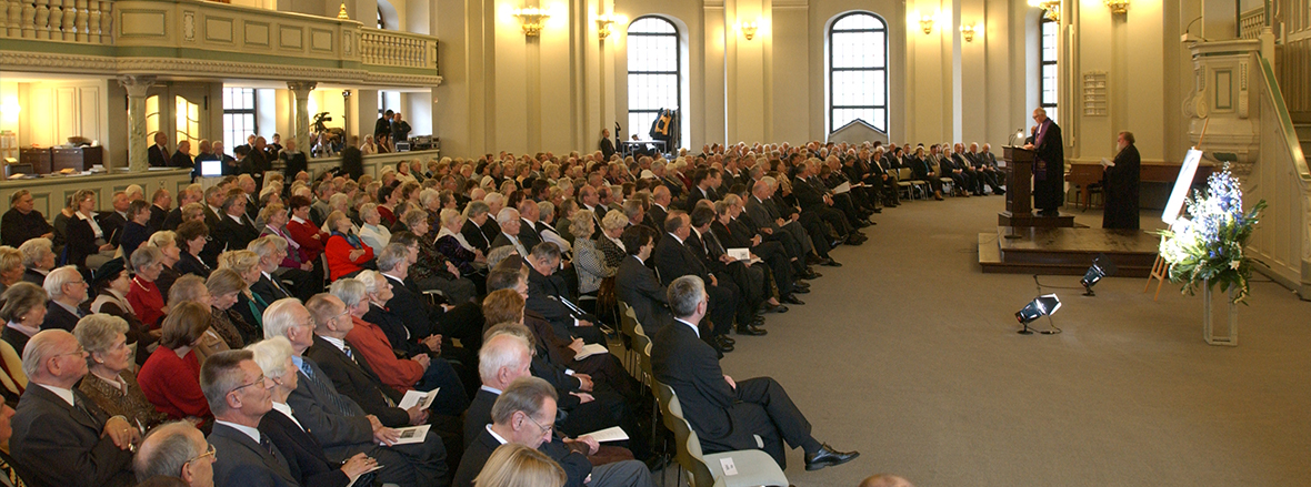 Verleihung der goldenen Medaille für Völkerverständigung und Versöhnung 2003