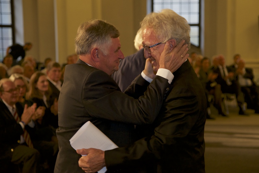 Verleihung der „Goldenen Medaille"