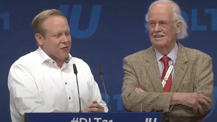 Der Bundesvorsitzende der Senioren-Union, Prof. Dr. Otto Wulff, beim Deutschlandtag der JUNGEN UNION 2021 in Münster