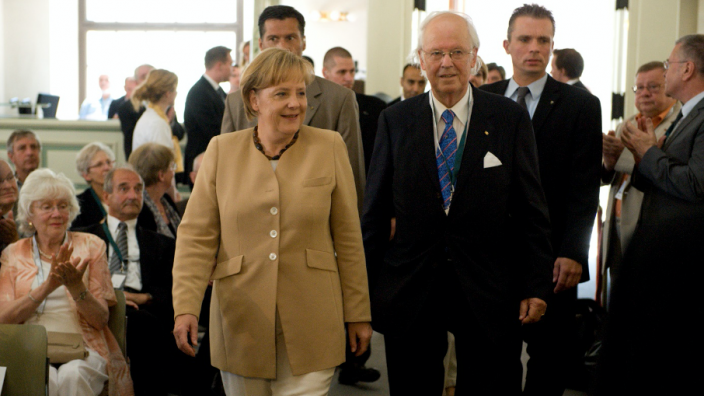 Verleihung der „Goldenen Medaille für Verdienste um Versöhnung und Verständigung unter den Völkern“