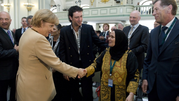 Verleihung der „Goldenen Medaille"