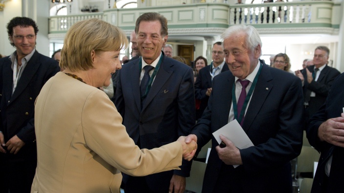 Verleihung der „Goldenen Medaille"