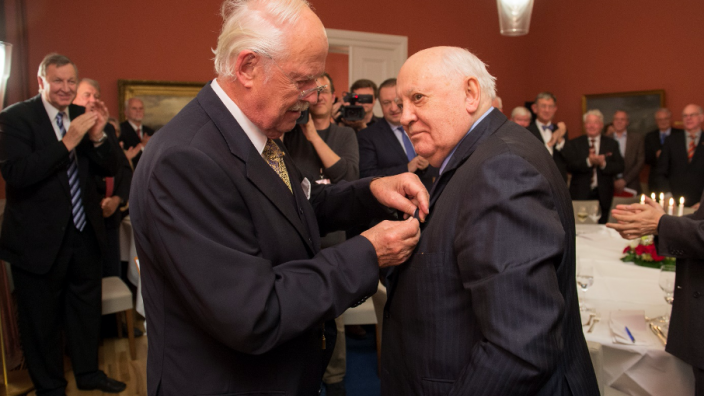 Verleihung der „Goldenen Medaille"