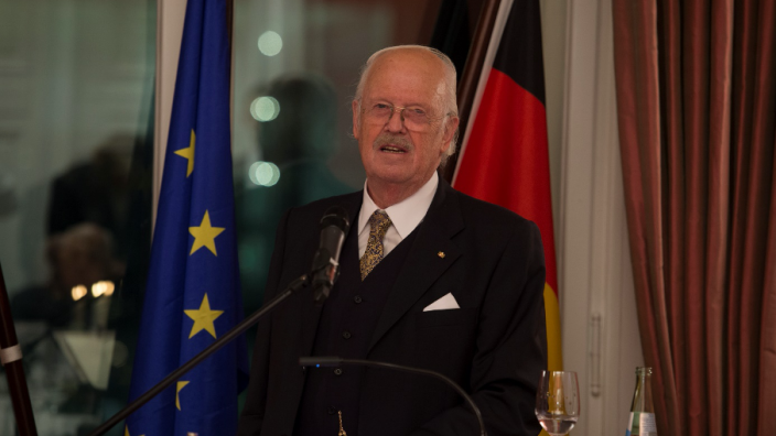 Verleihung der „Goldenen Medaille"