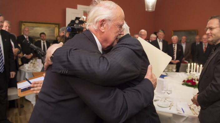 Verleihung der „Goldenen Medaille"