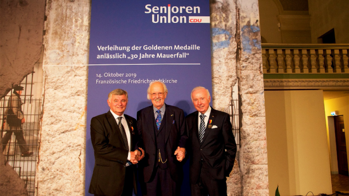 Verleihung der „Goldenen Medaille"